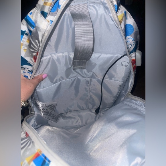 Disneyland backpack with USB port - Picture 6 of 10